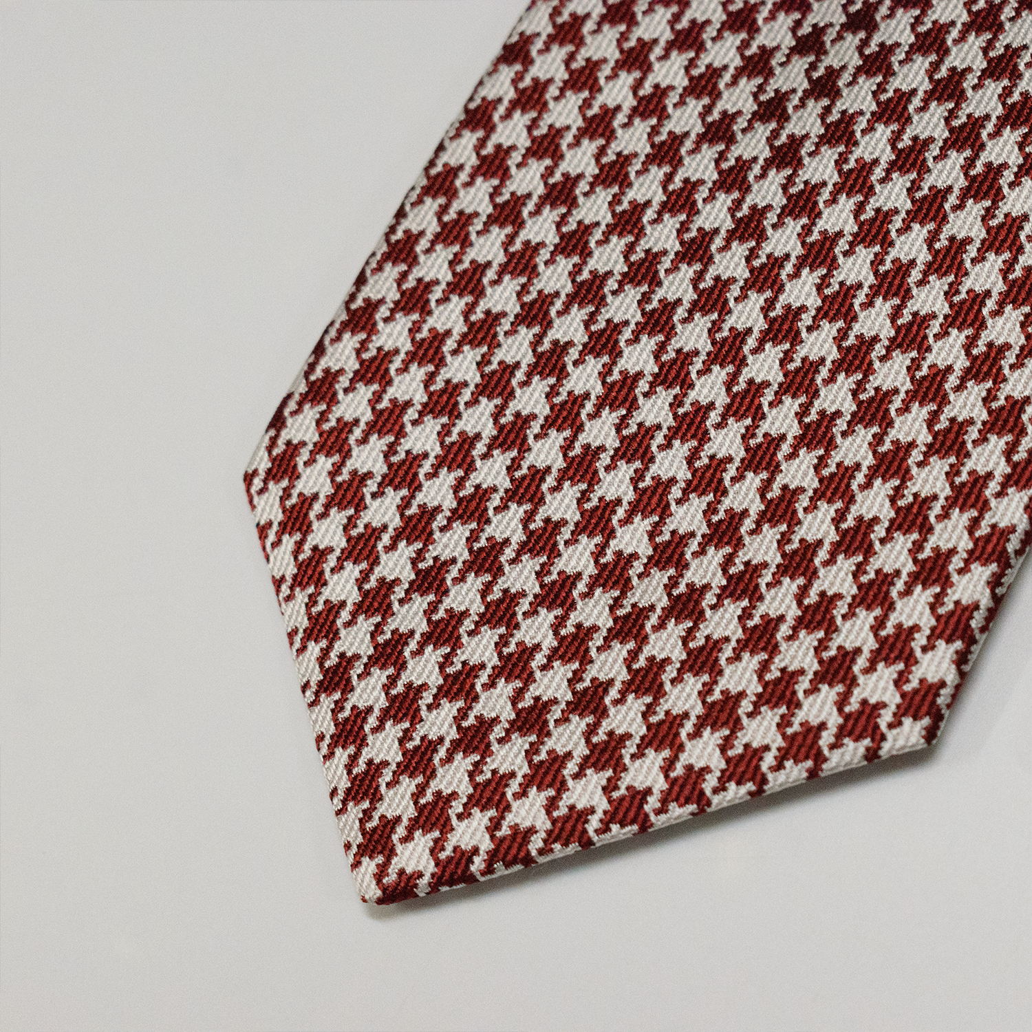 Burgundy / Silver Houndstooth Tie